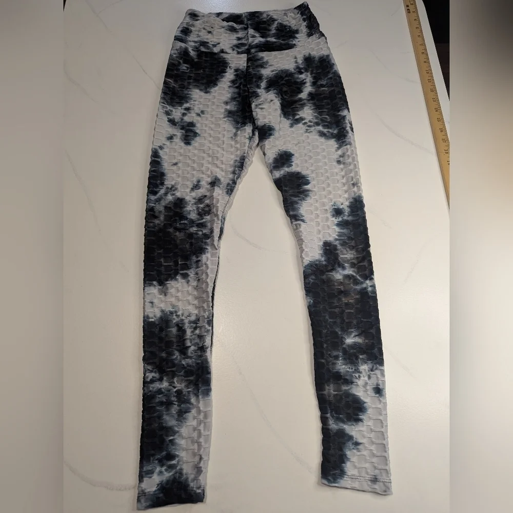 JUSTIFY Women's Black/White Tie-dye Leggings Textured Scrunched, Medium - Picture 2 of 8